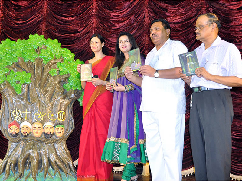 Veteran bollywood actress Poonam Dhillon along with eminent dignitaries, releasing DVD of Junglee Band.